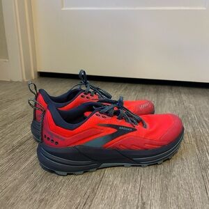 Brooks Cascadia 16 Vibrant Pink/Salmon and Navy Running Shoes (worn once)